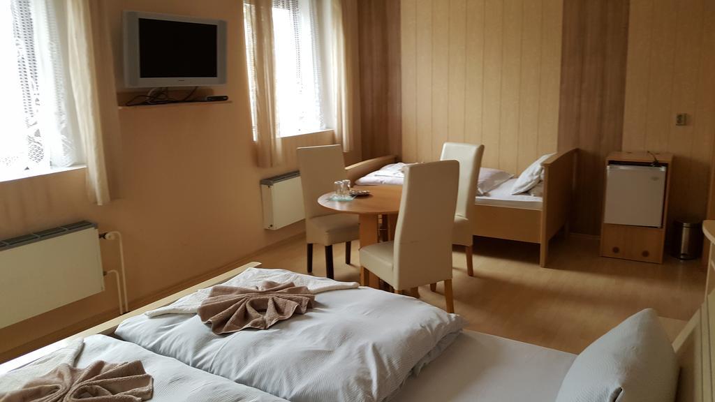 Pension U Dubu Františkovy Lázně Dış mekan fotoğraf